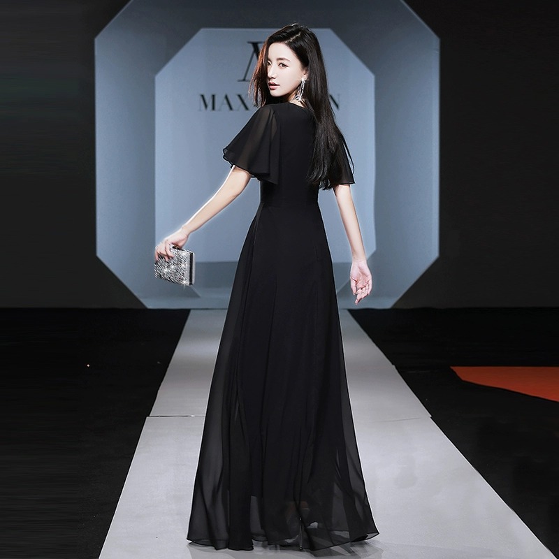 Vestido de Gala 2026 Novo em C - Fly Line avaliação e preço